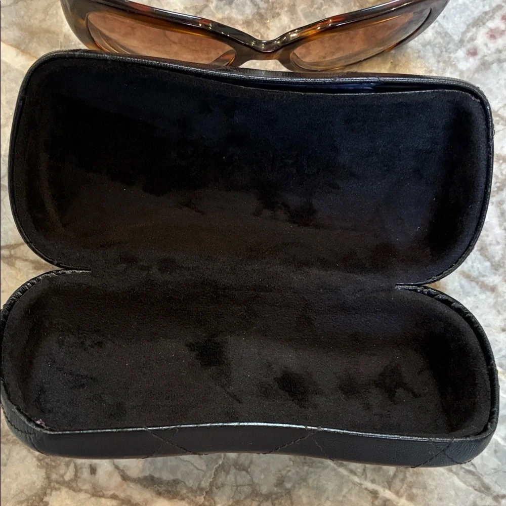 CHANEL Tortoiseshell Gradient Lens Oversized Sunglasses - Picture 8 of 8